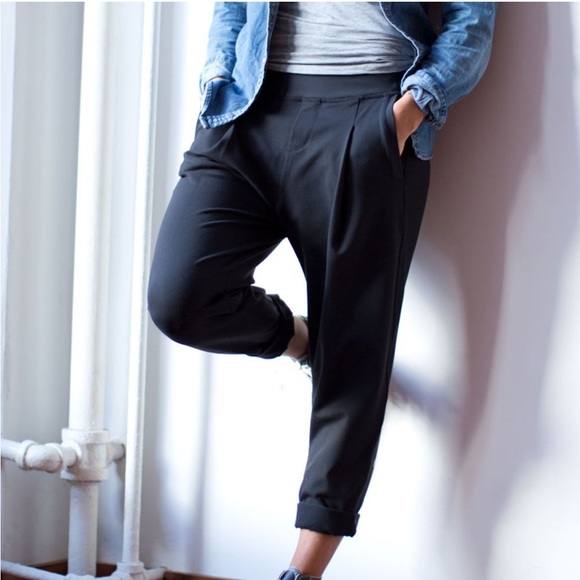 Lululemon pleated jogger pants - Picture 10 of 11